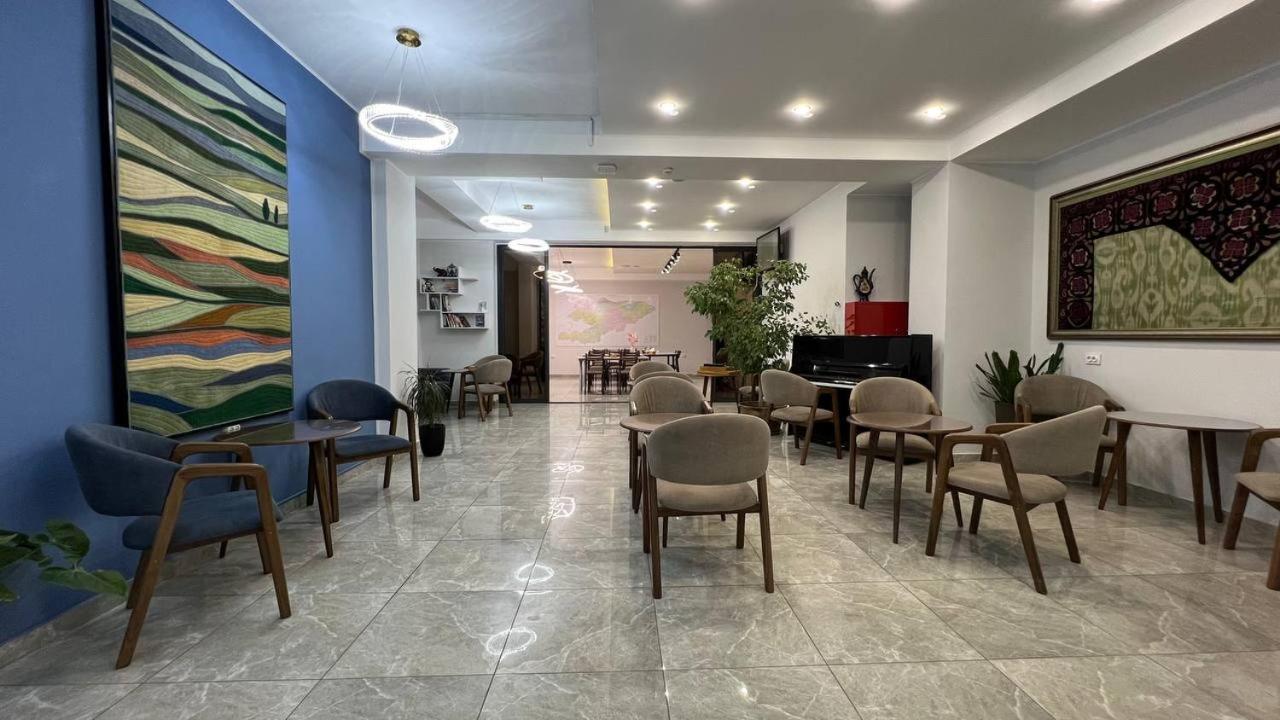 Compass Hostel Bishkek Exterior photo
